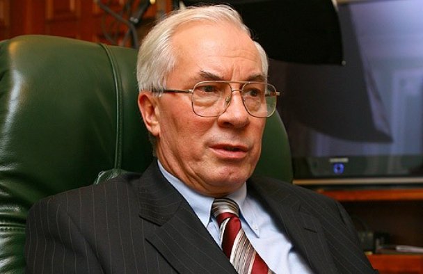 Азаров: Порошенко - мошенник, а Яценюк – дурак Азаров: Порошенко - мошенник, а Яценюк – дурак