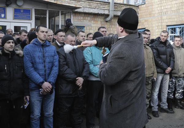 В Полтаве мобилизованный выбросился из окна казармы В Полтаве мобилизованный выбросился из окна казармы